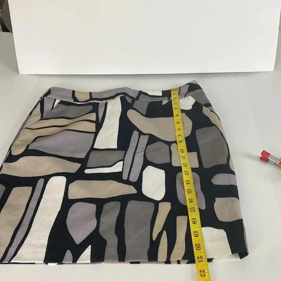 abstract print Eclectic black white grey maximalist skirt with pocket size 10 - Picture 5 of 9